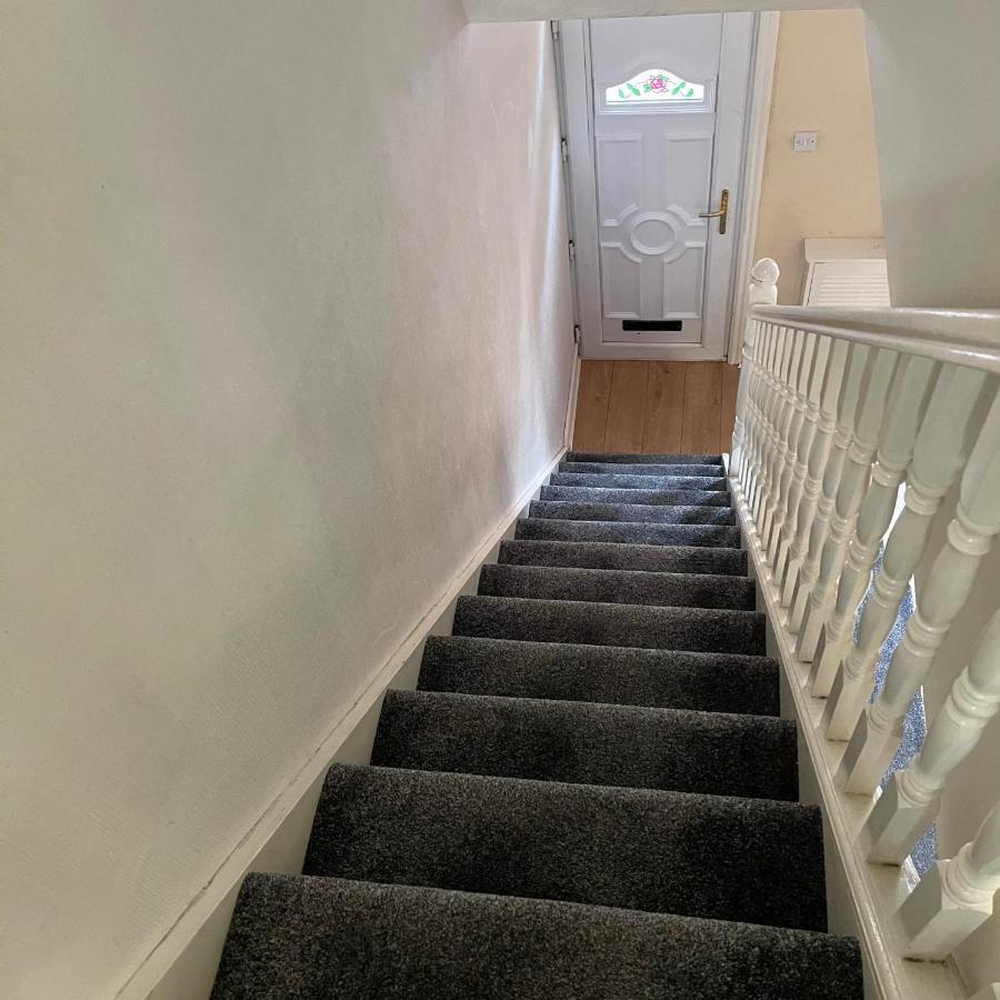 Pc Lodge Kingswood St Preston R1 Экстерьер фото