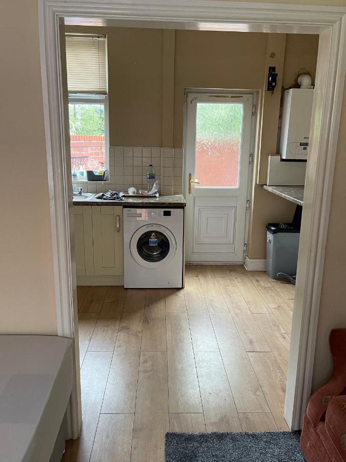 Pc Lodge Kingswood St Preston R1 Экстерьер фото